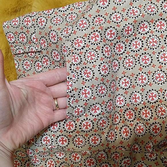 LOFT Cropped Pants - Picture 4 of 14